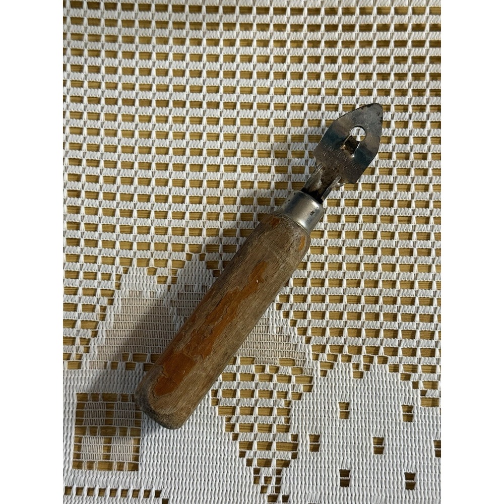 Vintage EDLUND CO. INC. BURLINGTON, VT USA Wood Handle Can & Bottle‎ Opener 6"